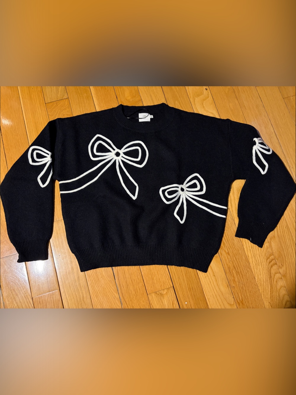 Luna Ivy Women's Black Crewneck Sweater with White Bow Accents sz M